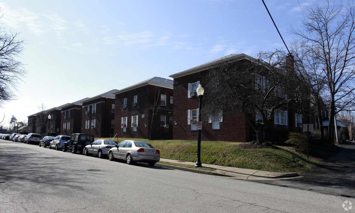 700 - 724 N Monroe St - Kenmore Apartments