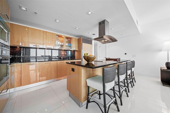Foto del edificio - 6899 Collins Ave