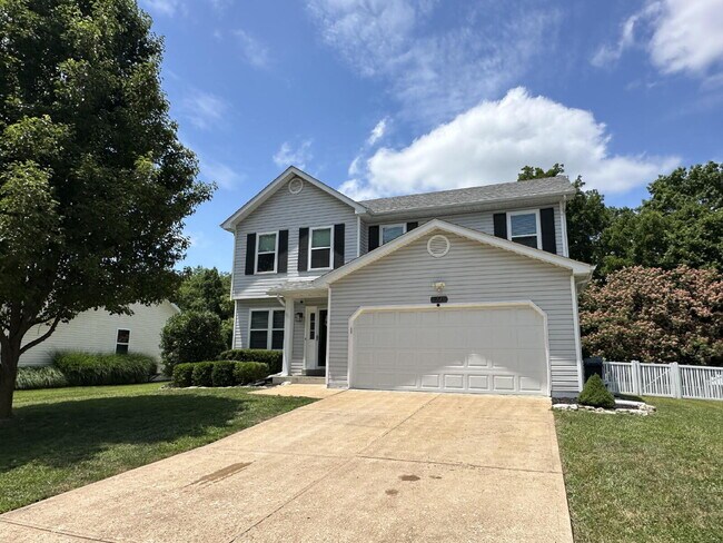 Building Photo - Seckman 3 bedroom 2 story fenced in yard