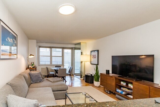 Building Photo - 151 Tremont St