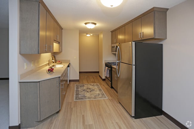 1BR, 1BA, B - 787 SF - Cedars of Edina Apartments
