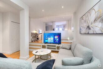 Building Photo - 3964 R. Saint-Denis