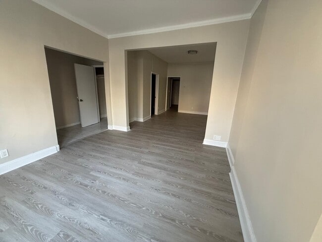 Foto del edificio - 221 Wilkinson Ave
