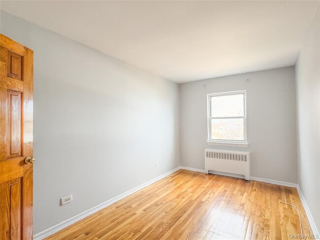 Building Photo - 151-17 7th Ave