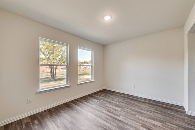 Foto del edificio - 639 Sterling St