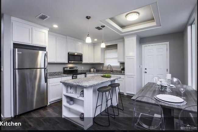 Building Photo - 3808 Bella Costa Dr