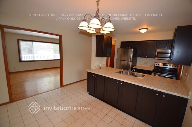 Foto del edificio - 124 Oakwood Rd