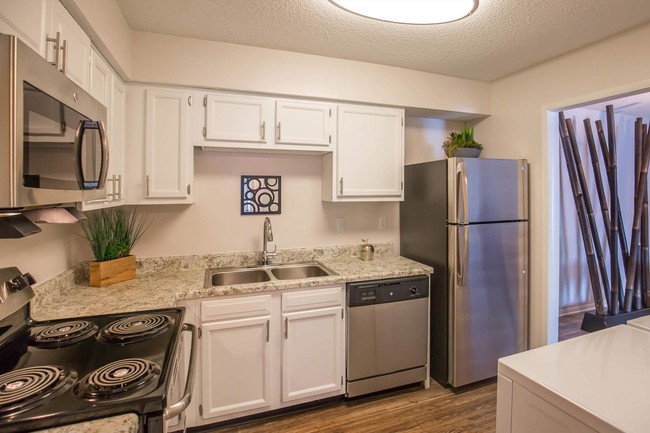 STAINLESS STEEL APPLIANCES - Ashwood Cove