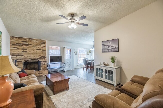 Foto del edificio - 5457 Blue Quail Dr