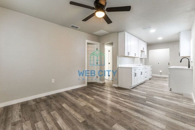 Building Photo - 2638 Burger Ave