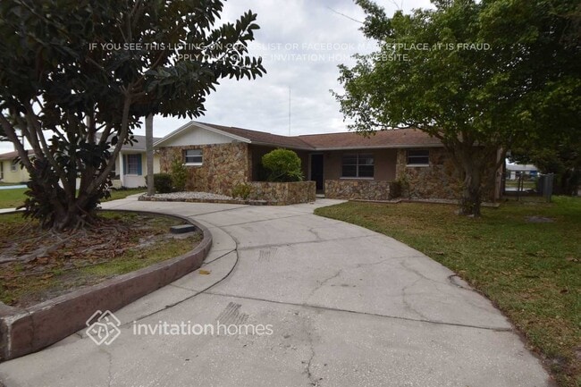Building Photo - 2253 Hama Dr