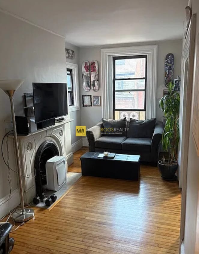 Primary Photo - 170 Beacon St