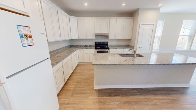 Building Photo - 38170 Castaway Dr