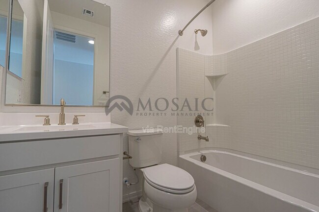 Building Photo - 6264 S Emery