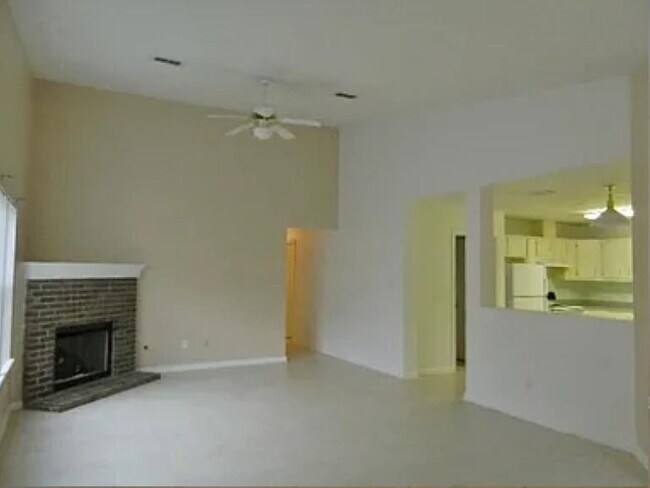 Building Photo - 7323 Hollis St