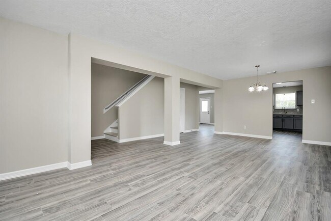 Building Photo - 6206 Vallejo Ct