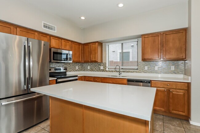 Building Photo - 9913 E Emelita Ave