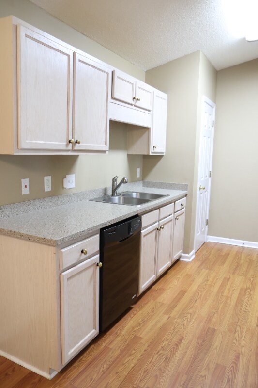 Building Photo - 307 Pelham Square Way