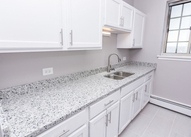 Interior Photo - 7144 S Jeffery