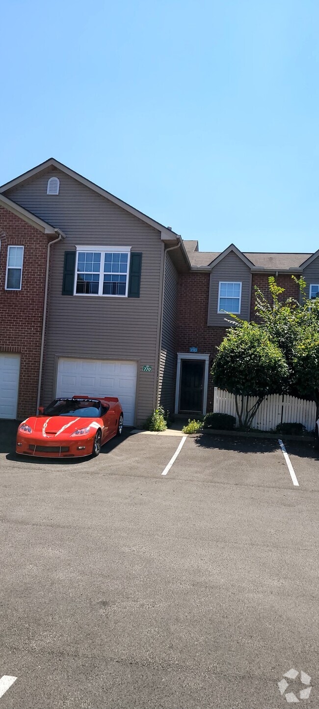 Building Photo - 770 Mystic Pointe Dr