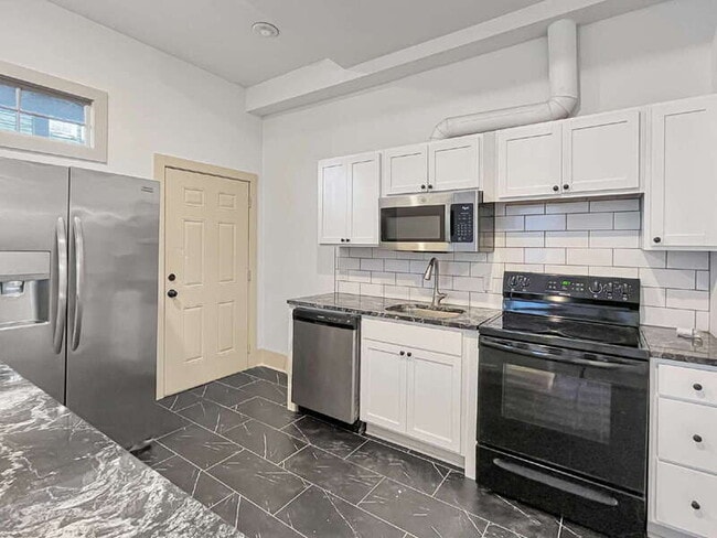 Foto del edificio - 316 W 42nd St