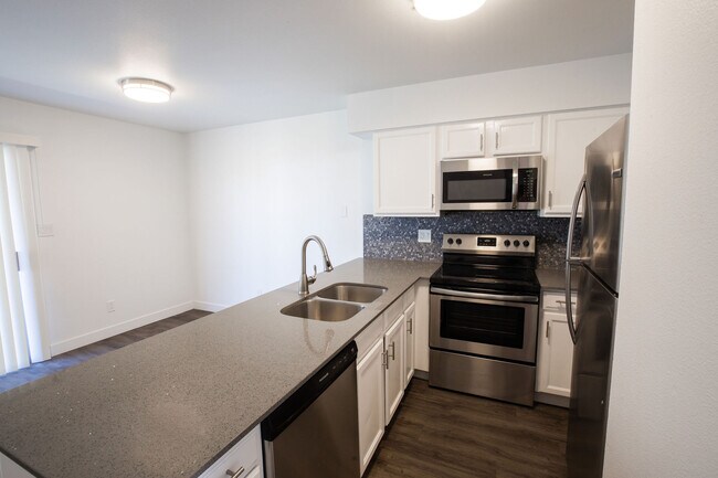 Building Photo - 524 S Stapley Dr
