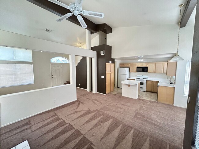 Building Photo - *GREAT 3 BEDROOM HOME IN HENDERSON*