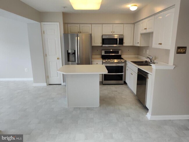 Foto del edificio - 5032 Finsbury Rd