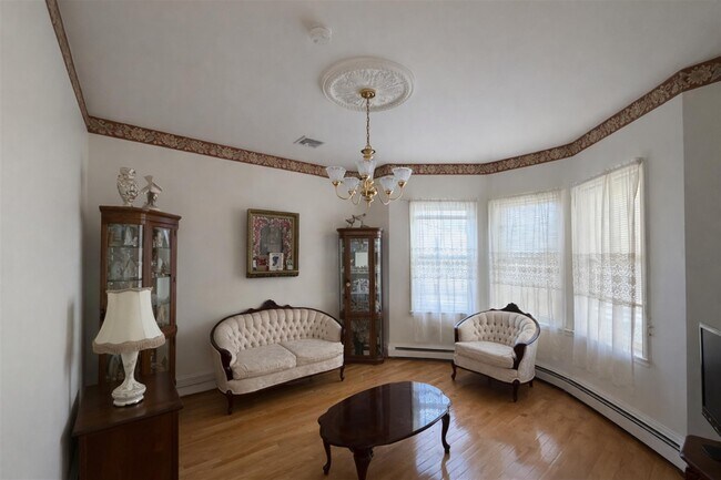 Foto del edificio - 107 2nd St