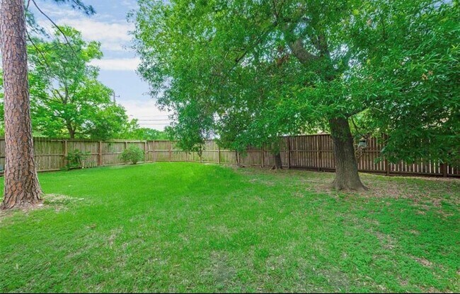 Building Photo - 5003 Lymbar Dr