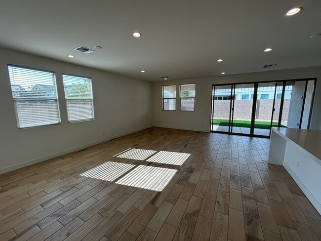 Foto del edificio - 11806 N Loma Linda St