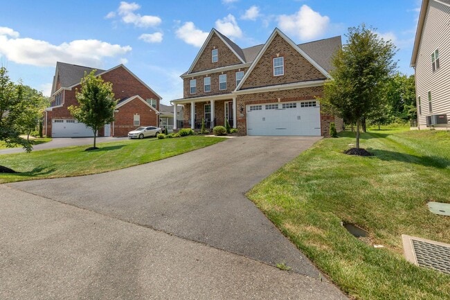 Building Photo - Exceptional Home in the Sought-After Commu...