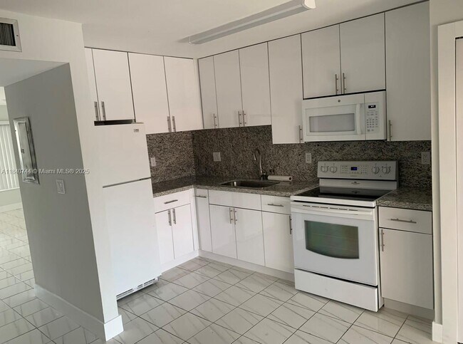 Building Photo - 5420 W 26th Ave
