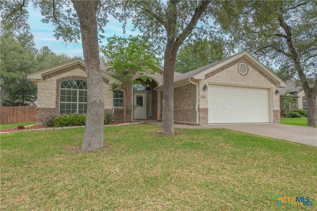 Foto principal - 6201 Flag Stone Dr