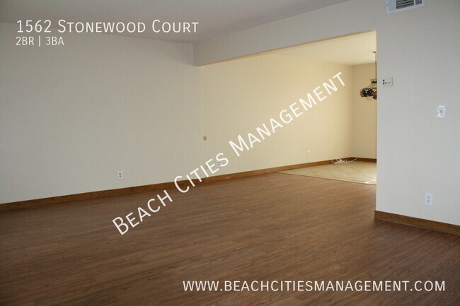 Foto del edificio - Charming 2 Bedroom 2.5 Bath Townhome Style...