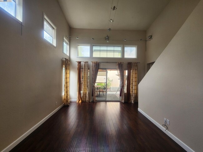 Building Photo - 4419 Terra Common