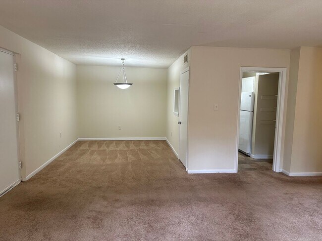 Foto del edificio - 3 Bedroom Condo in Chapel Hill