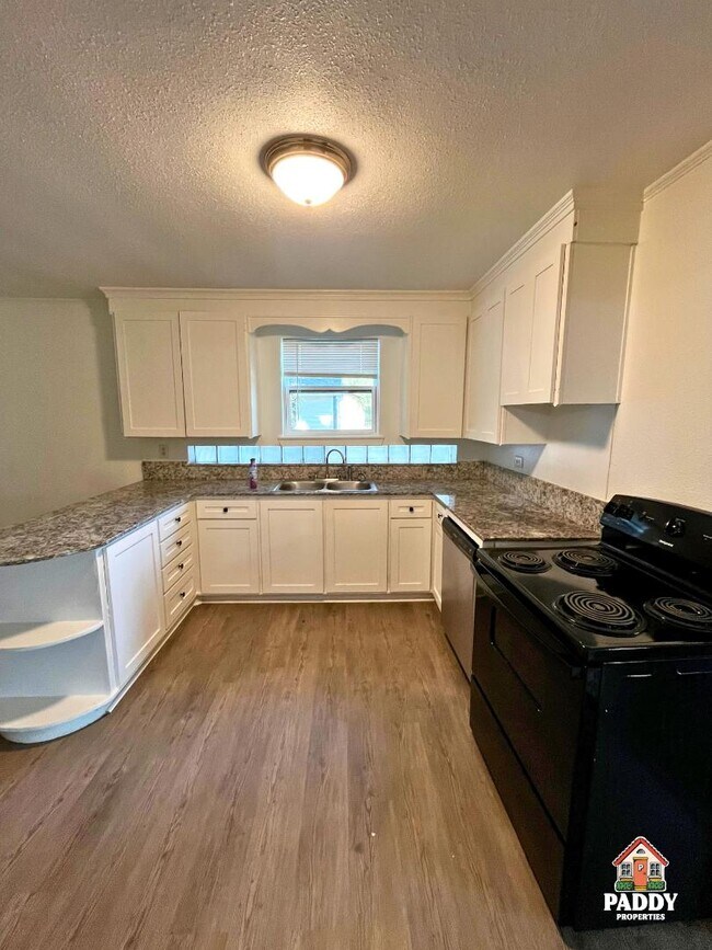 Foto del edificio - 312 Dogwood Ln