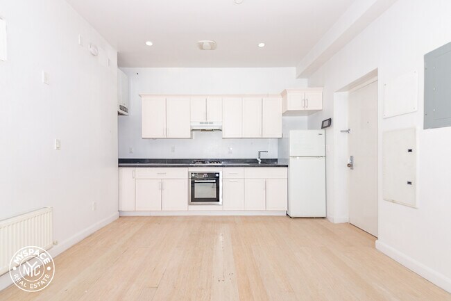 Building Photo - 78 Herkimer St