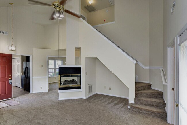 Building Photo - Great York County Townhome