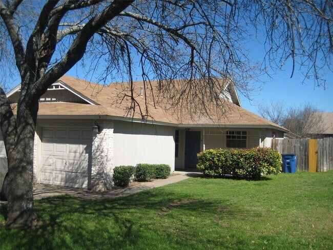 Foto del edificio - 1918 Gracy Farms Ln
