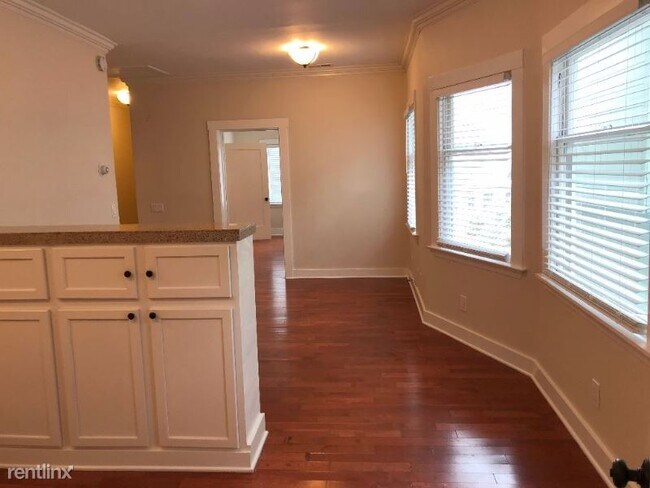 Foto del edificio - 2 br, 1 bath Apartment - 16 Linda Avenue