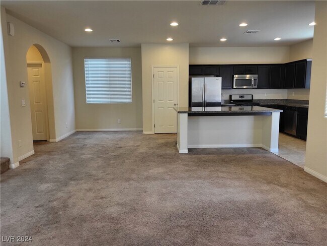 Foto del edificio - 331 Woodland Moss Rd