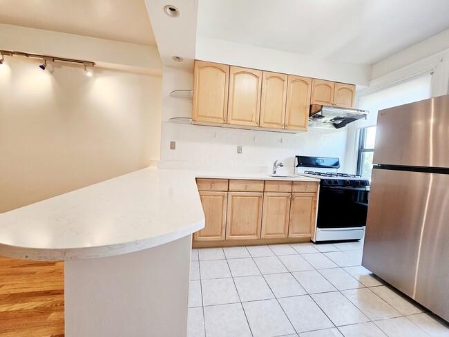 Building Photo - 49 Dwight St