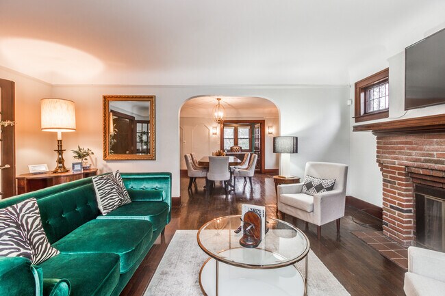 Foto del edificio - 16924 Muirland St