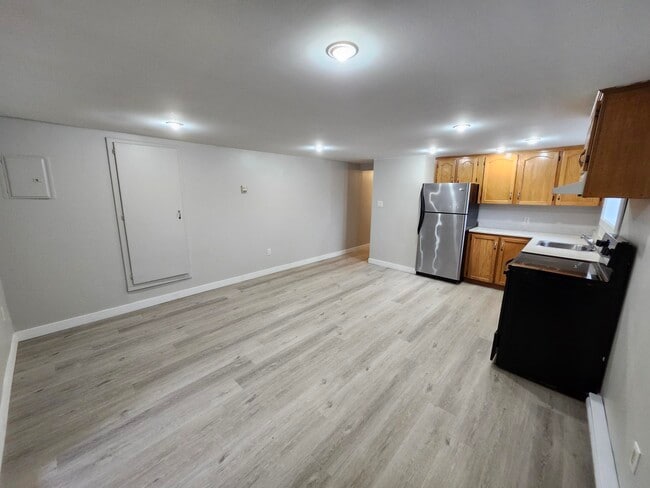 Photo du bâtiment - 160 Charlotte St W