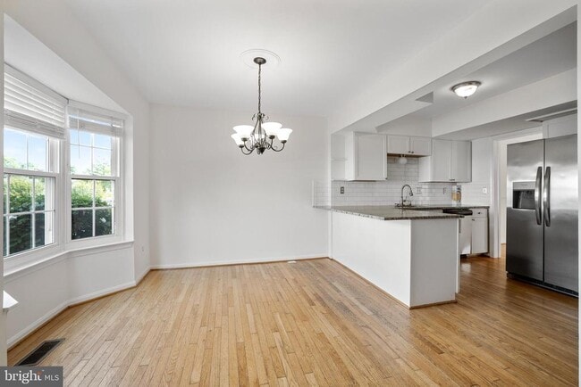 Building Photo - 208 Fairfield Dr