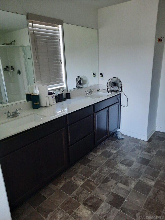 Foto del edificio - 4756 Albatross Ave