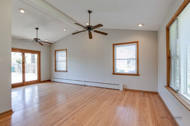 Building Photo - 17833 Iroquois Dr