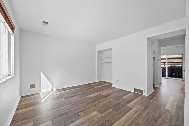 Foto del edificio - 42 Evergreen St